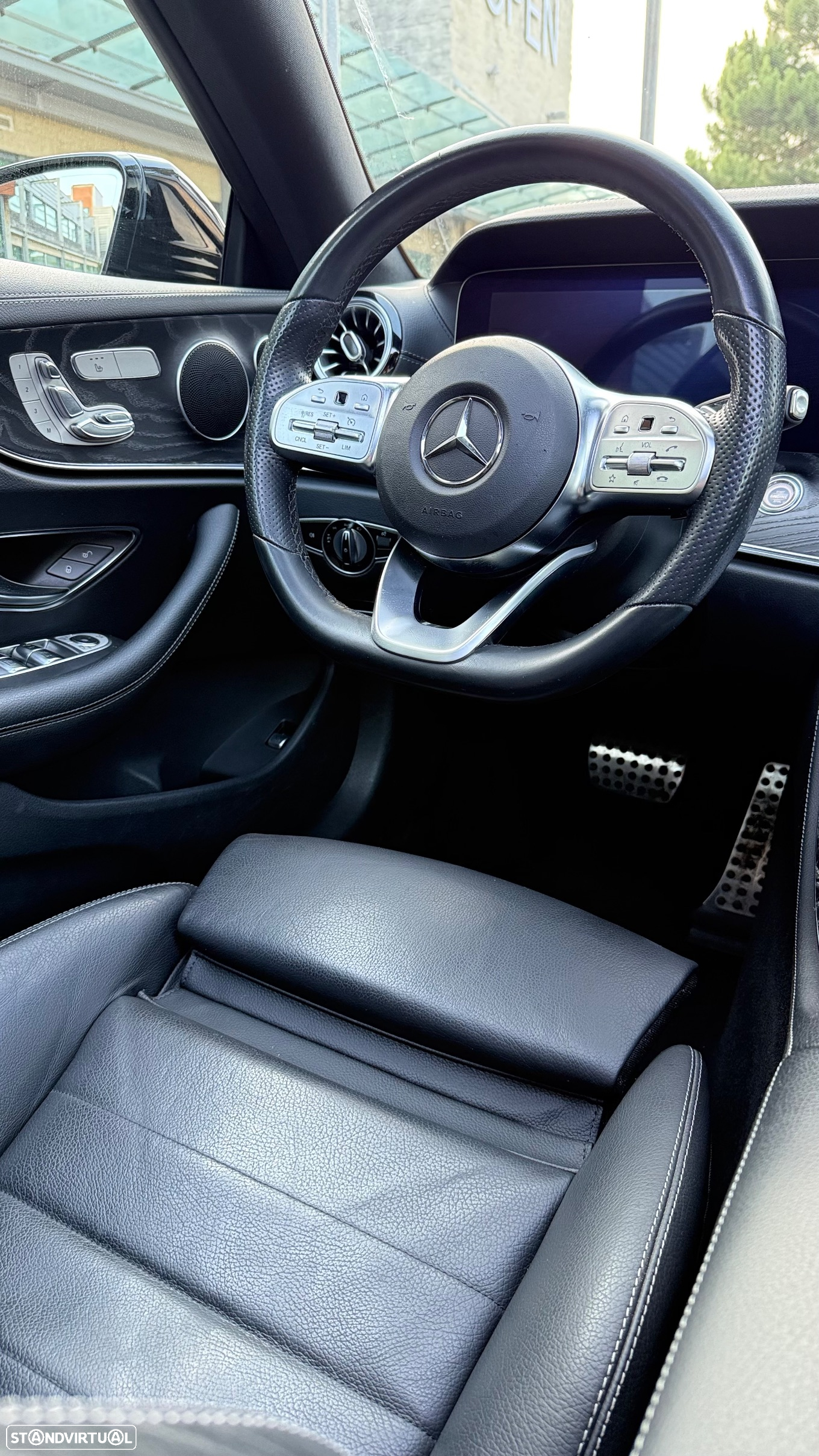 Mercedes-Benz E 220 d AMG Line - 39