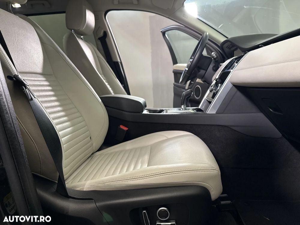 Land Rover Discovery Sport - 12