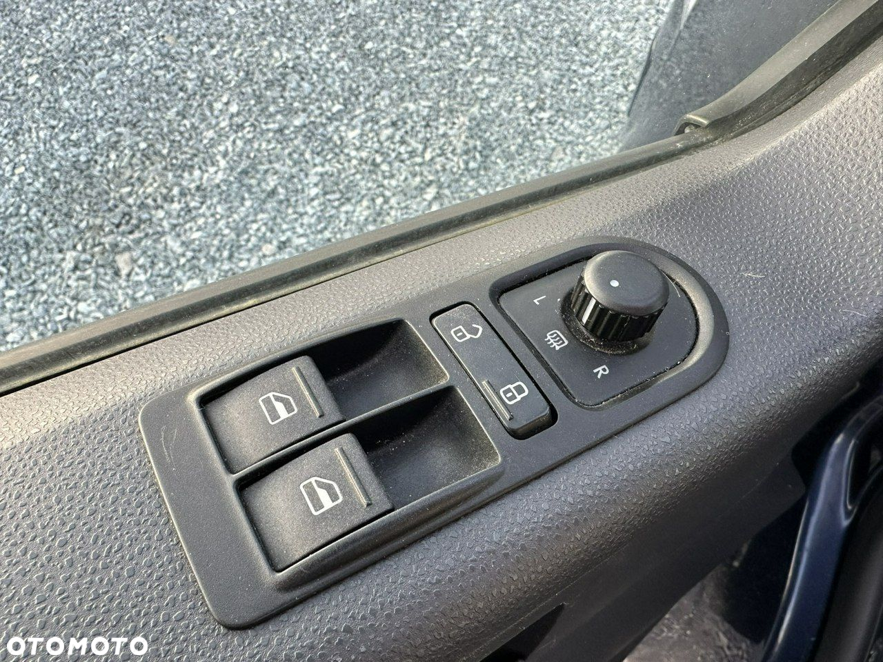 Volkswagen Caravelle - 11
