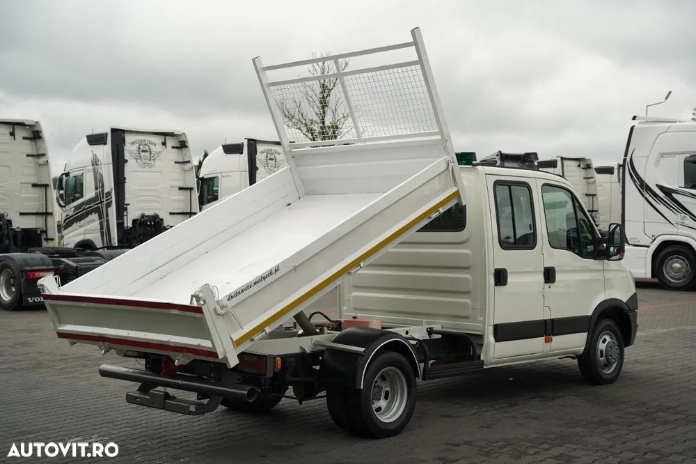 Iveco DAILY 35-130 / BASCULANTĂ CU BENĂ DIN OȚEL (DESCĂRCARE SPATE) / CABINĂ DUBLĂ - 7 LOCURI / ROȚI SPATE DUBLE / MANUALĂ / IMPORT / - 7