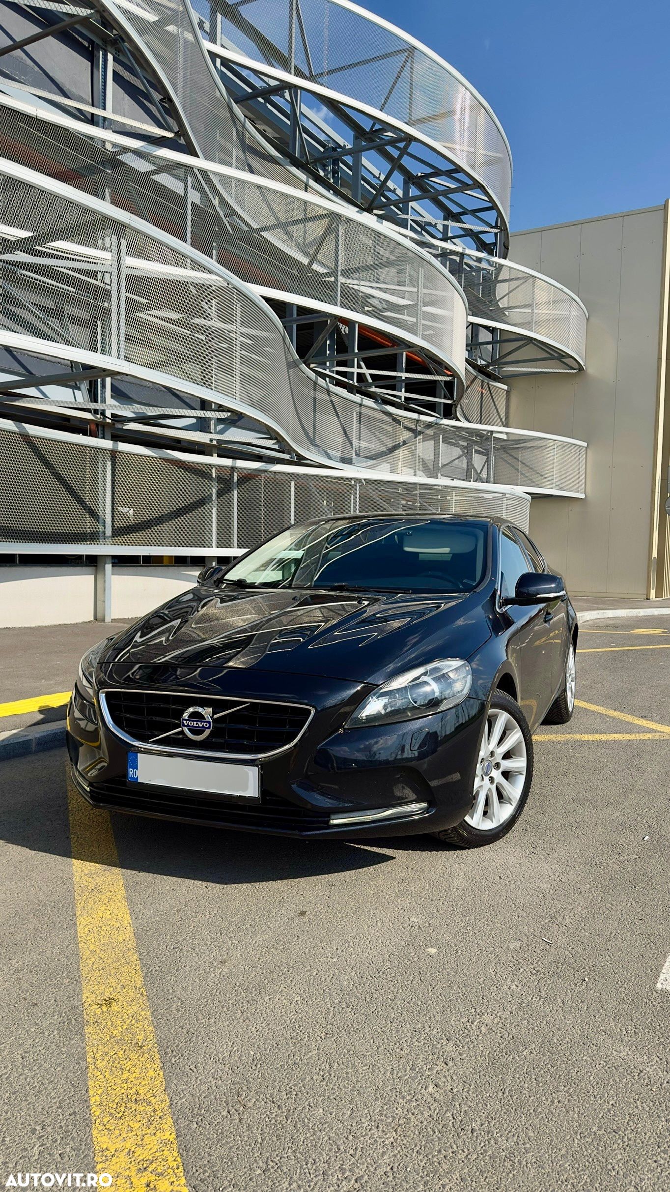 Volvo V40 D2 ECO Momentum - 1