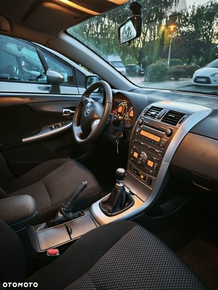 Toyota Corolla 1.6 Luna - 18