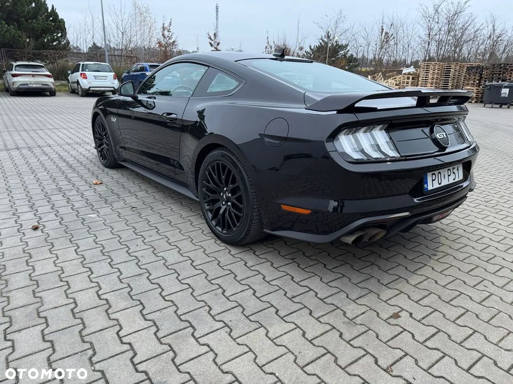 Ford Mustang - 4