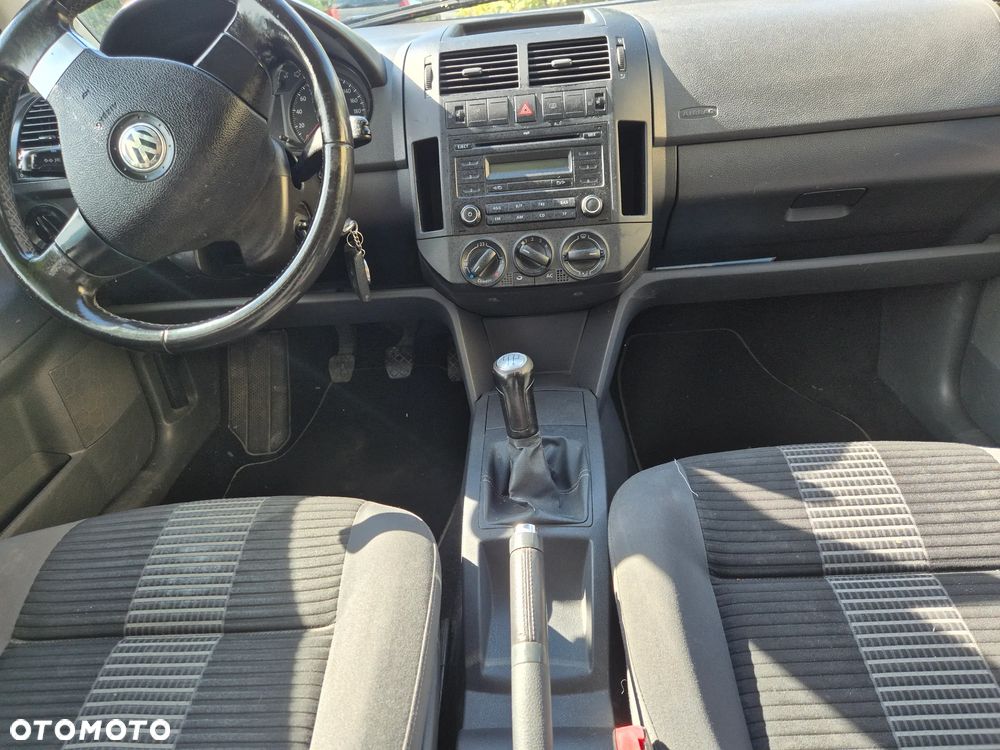 Volkswagen Polo 1.4 16V Comfortline - 6