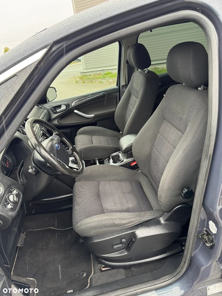 Ford S-Max - 19