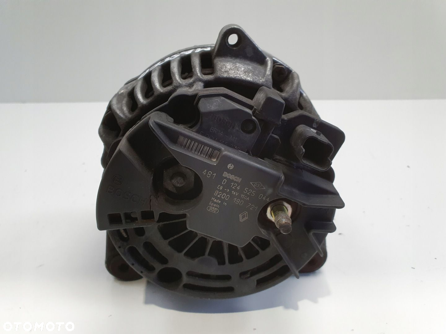 Renault Master II 2.5 DCI ALTERNATOR 0124525044 150A bosch - 4