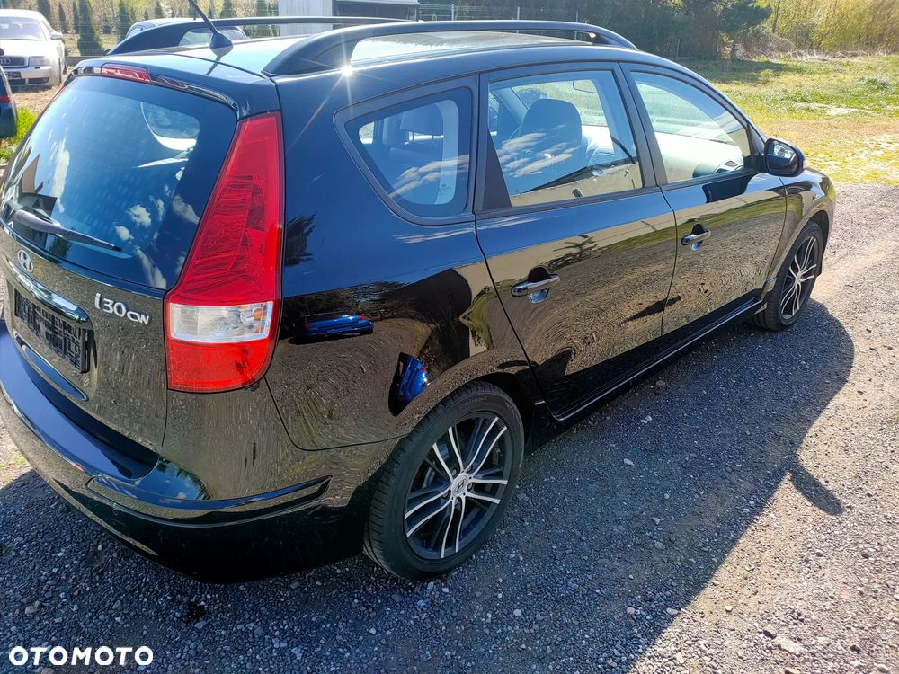 Hyundai i30 1.4 Base + World Cup - 12