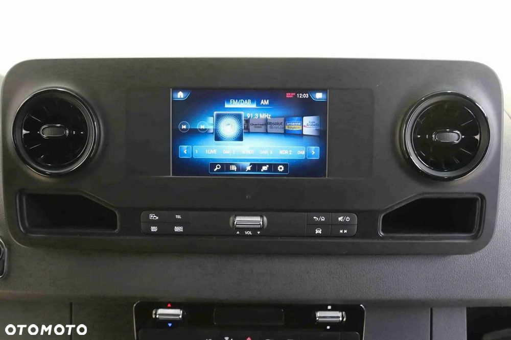 Mercedes-Benz Sprinter - 8