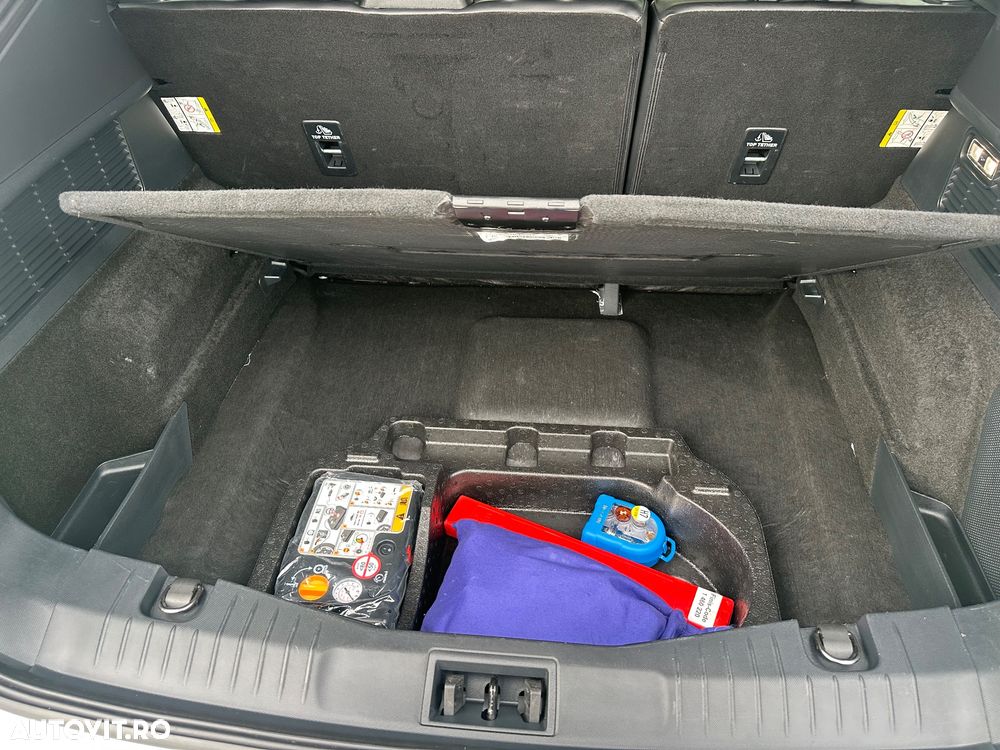 Ford Mustang Mach-E Standard - 24