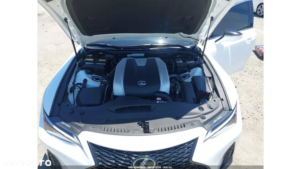 Lexus IS - 13