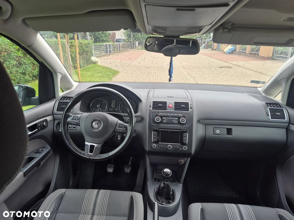 Volkswagen Touran 2.0 TDI DPF MATCH - 19