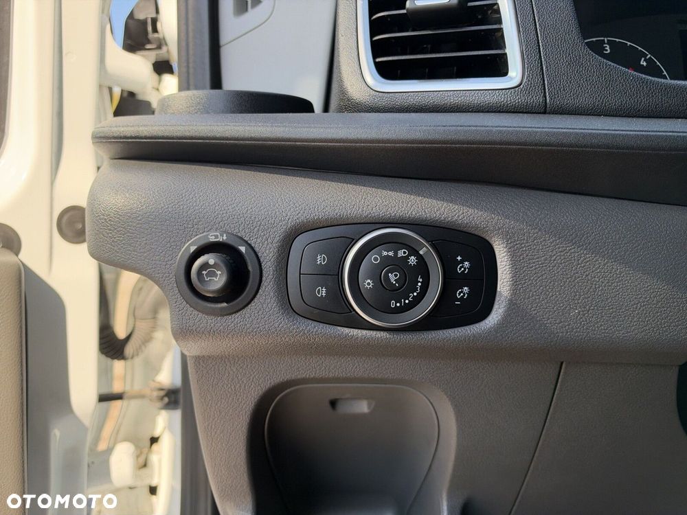 Ford transit Trend - 29