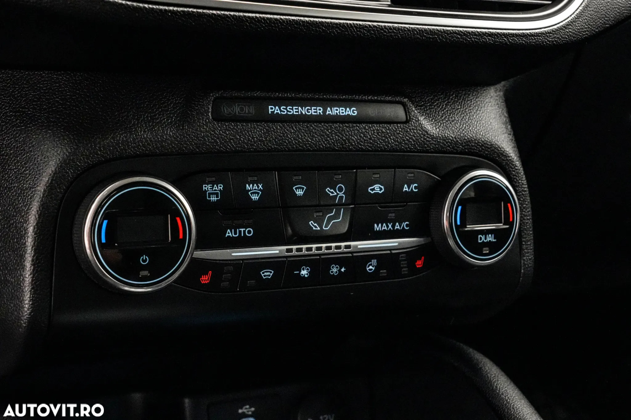 Ford Focus 2.0 EcoBlue Titanium Business - 17
