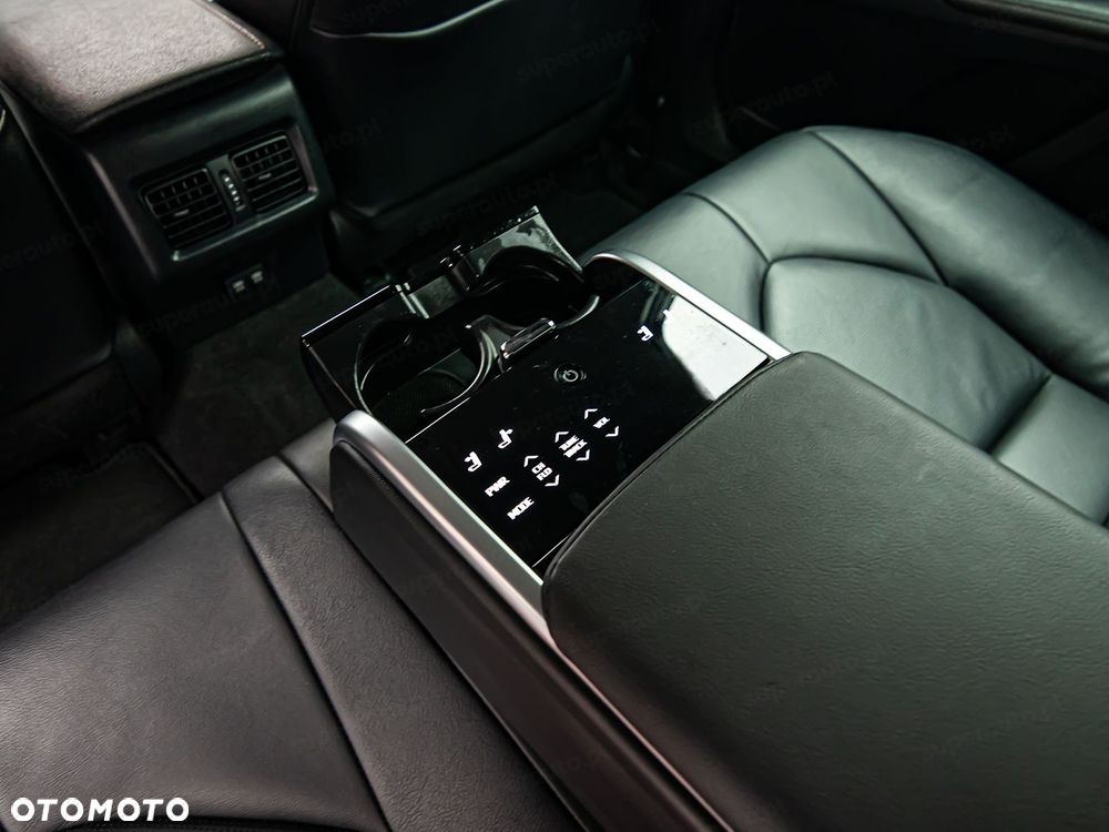 Toyota Camry 2.5 Hybrid Executive CVT - 29