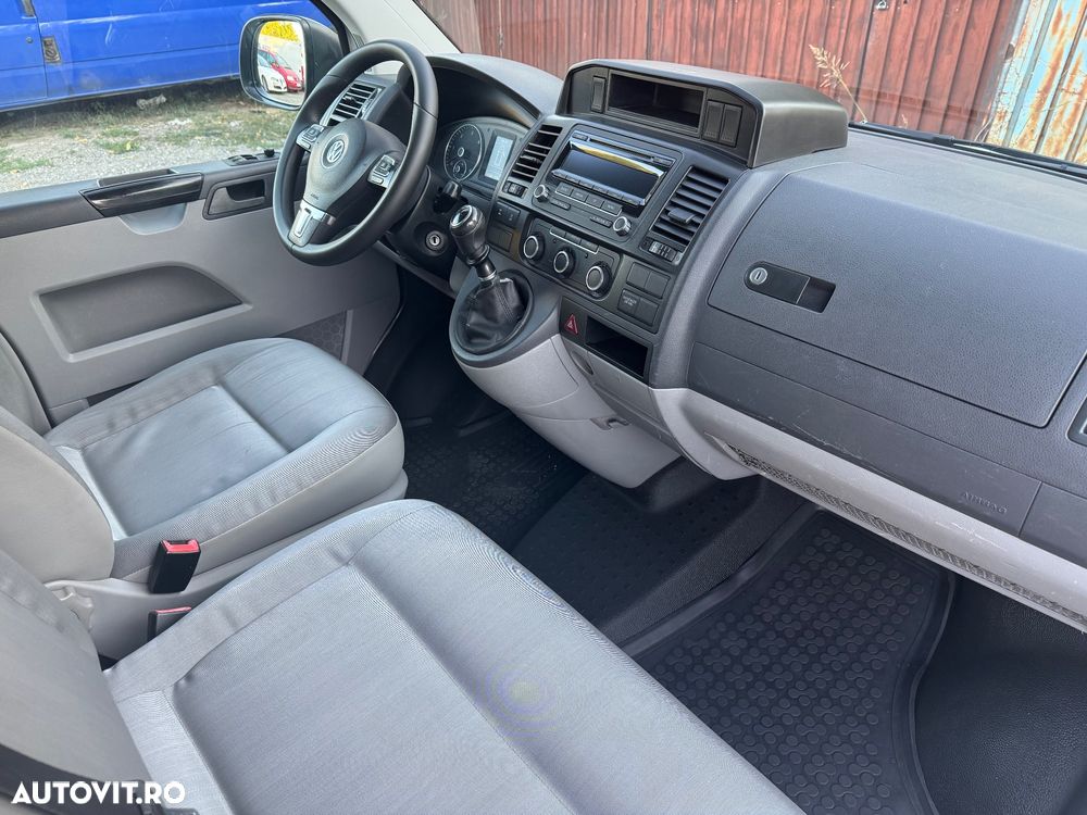 Volkswagen Transporter - 2