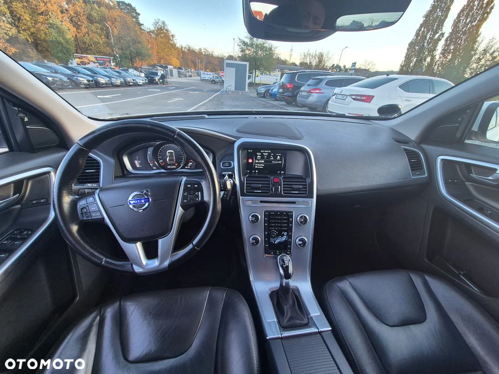 Volvo XC 60 D3 Drive-E Ocean Race - 9