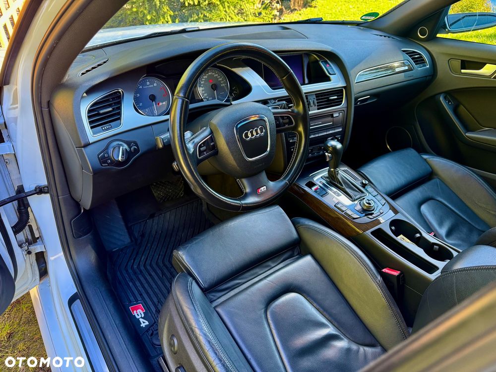Audi S4 Avant S tronic - 13