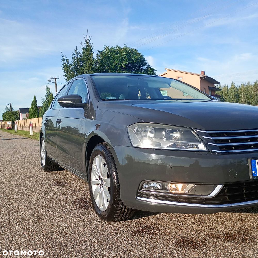 Volkswagen Passat - 4