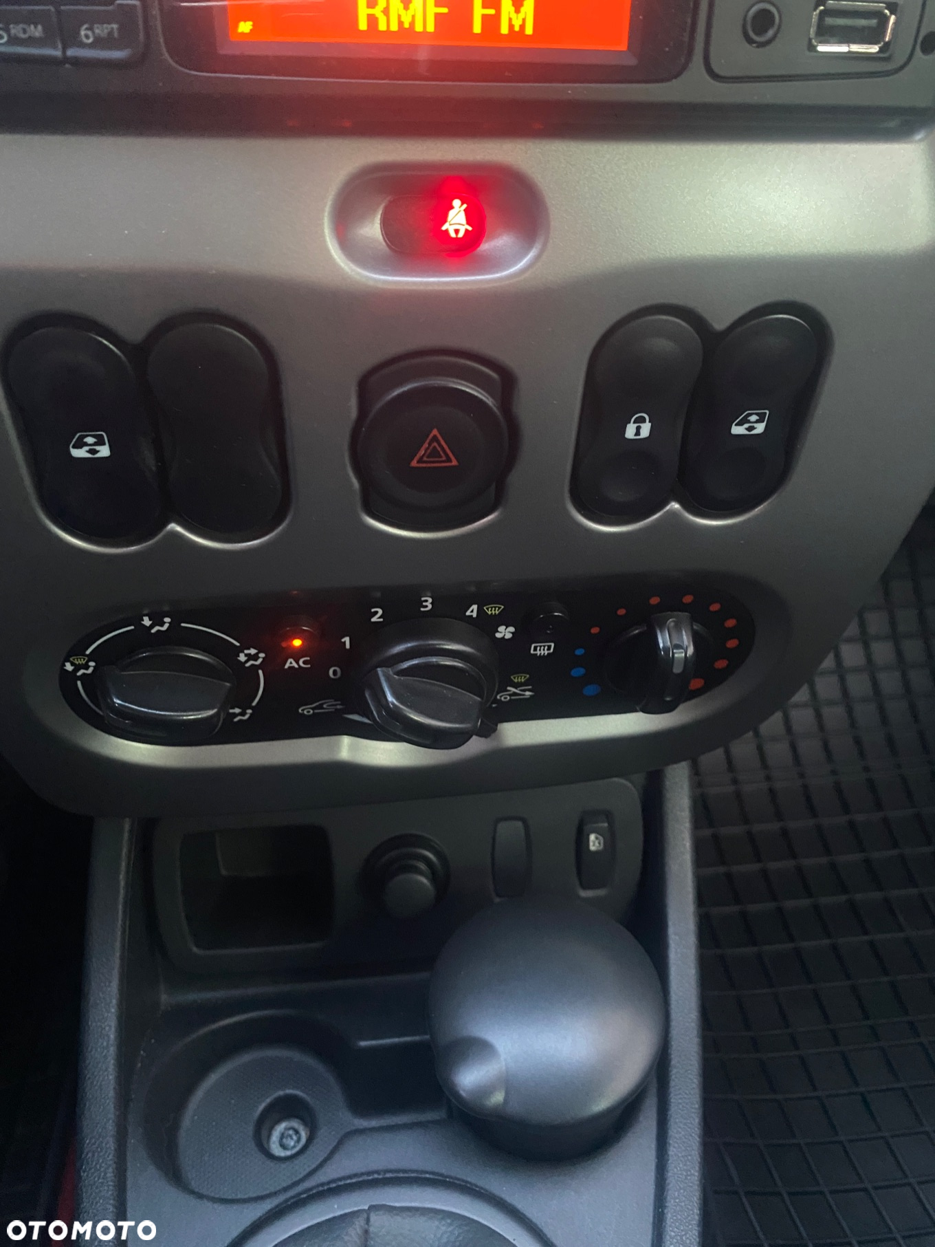 Dacia Duster 1.6 16V 4x2 Prestige - 7