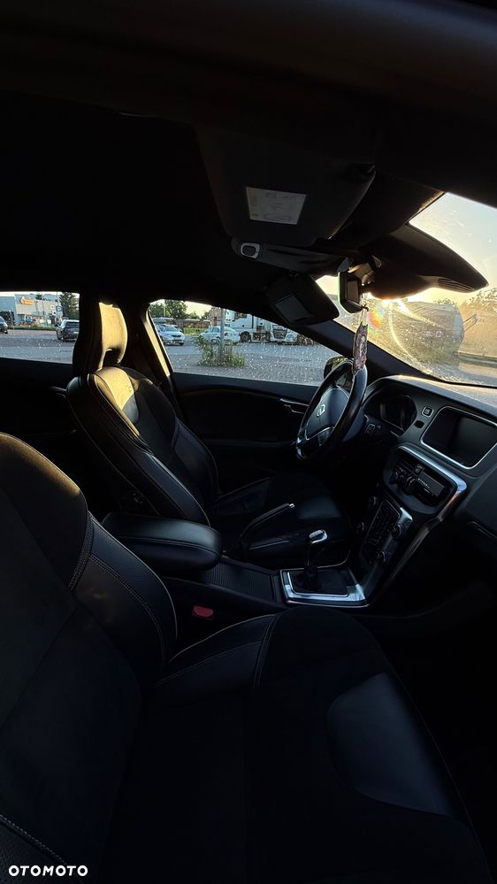 Volvo V40 D2 Drive-E R-Design Momentum - 7