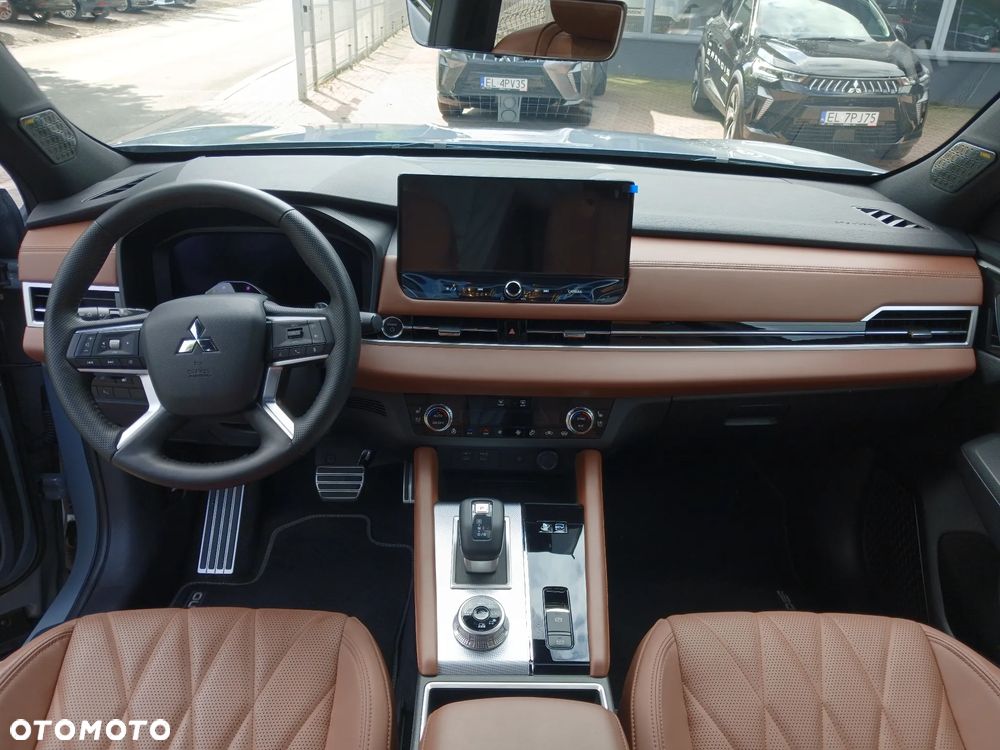 Mitsubishi Outlander Instyle Plus - 11