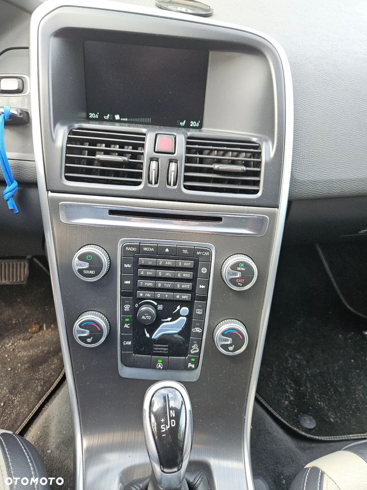 Volvo XC 60 D5 AWD Summum - 11