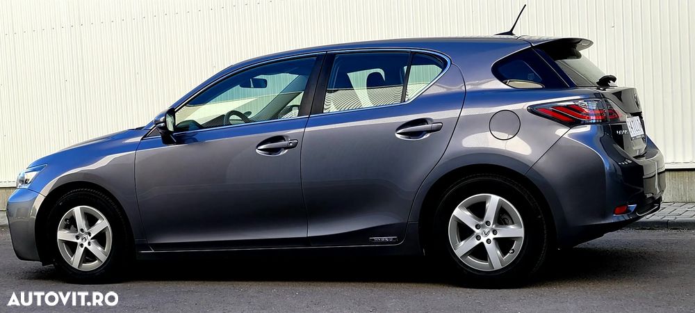 Lexus CT ver-200h-executive - 3
