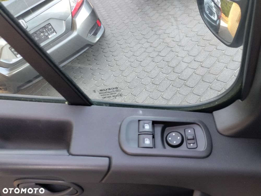 Nissan NV400 - 25