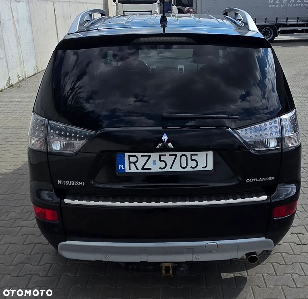 Mitsubishi Outlander 2.4 2WD - 4