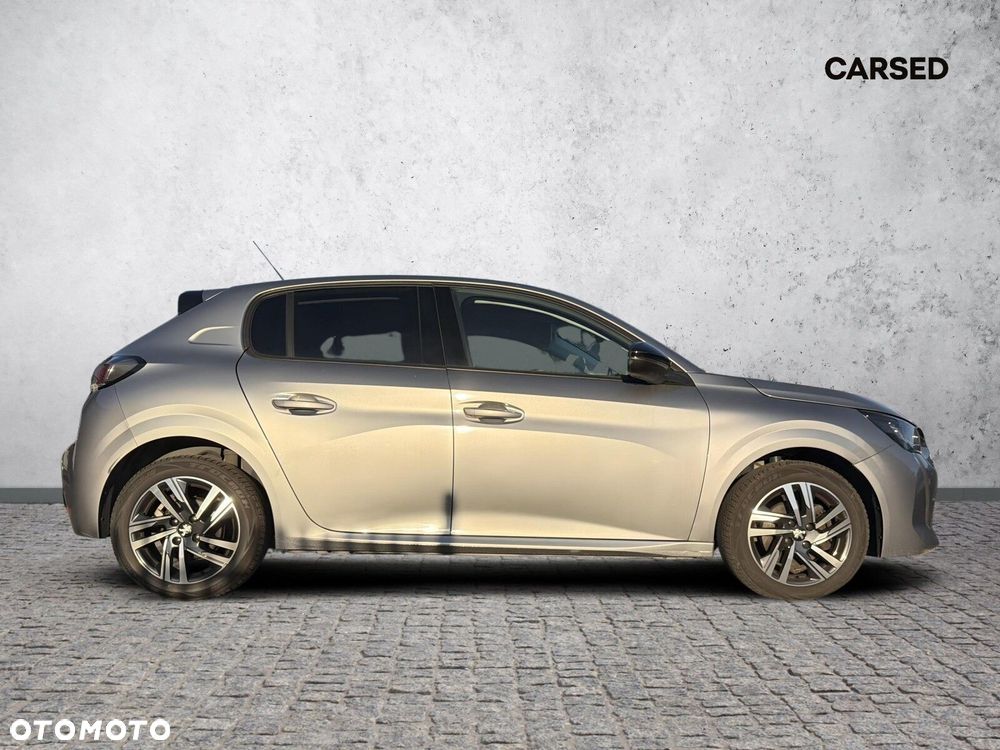 Peugeot 208 - 8