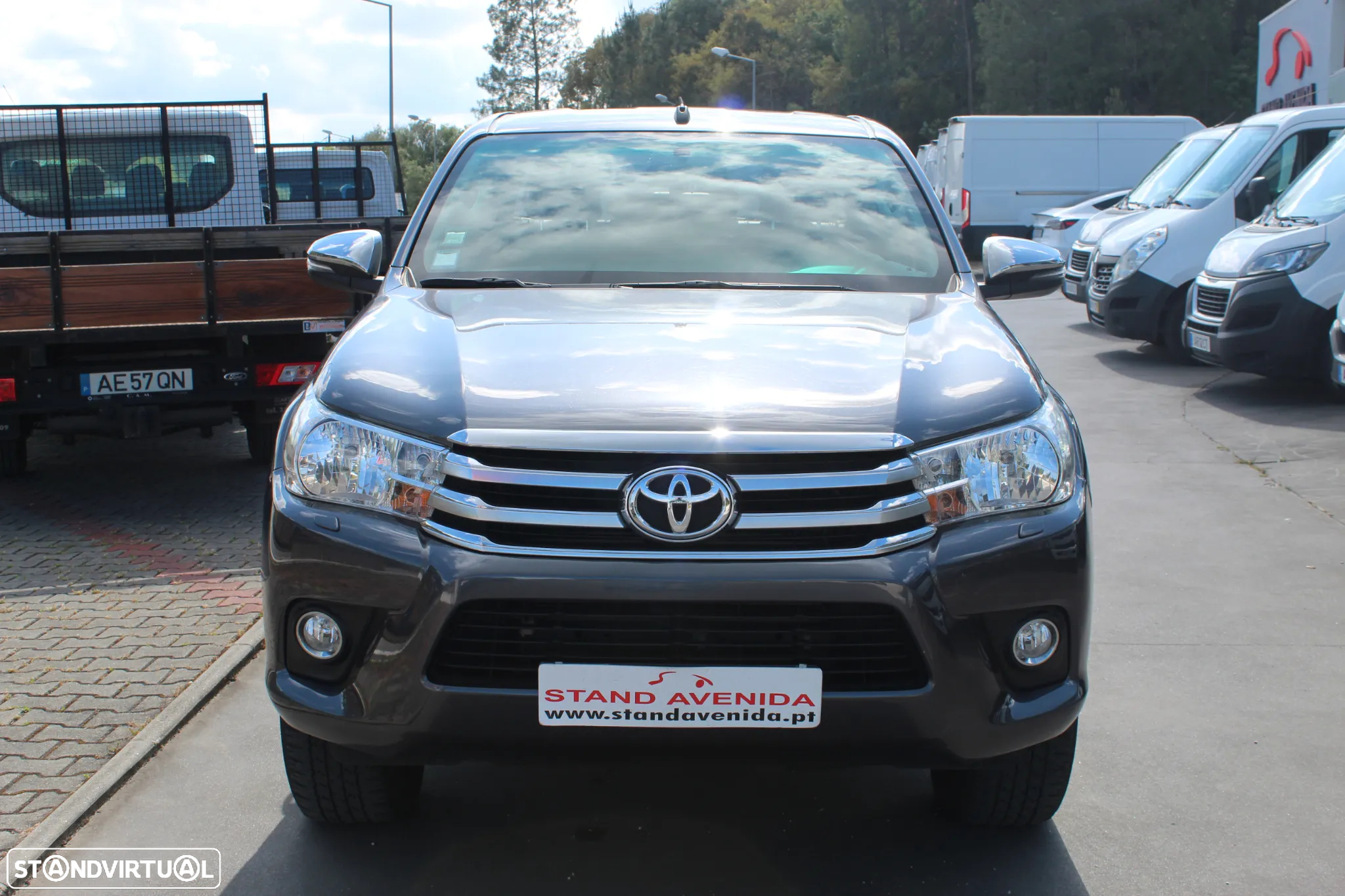Toyota Hilux 2.4 D-4D 4WD CD Tracker - 2