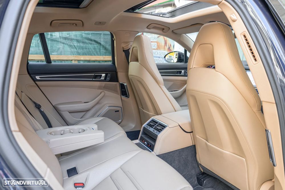 Porsche Panamera Sport Turismo 4 E-Hybrid Platinum Edition - 38