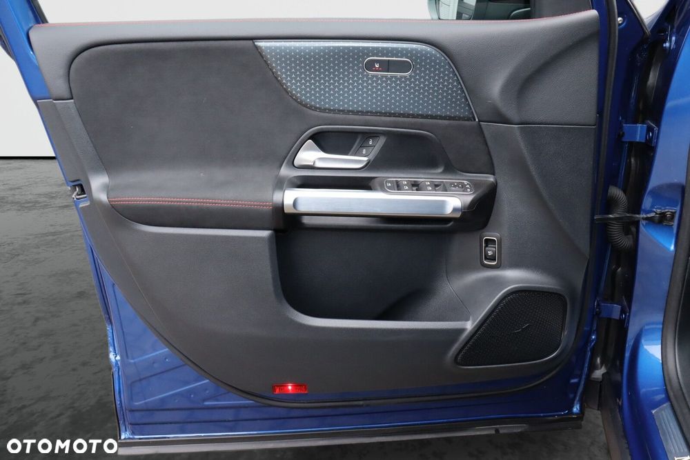 Mercedes-Benz GLB - 7