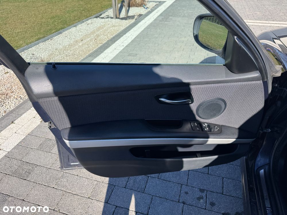 BMW Seria 3 318d DPF Edition Lifestyle - 12
