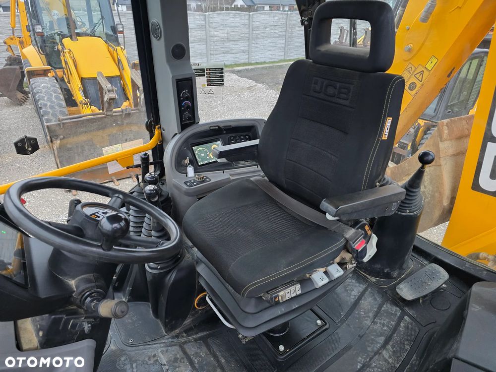 JCB - 3