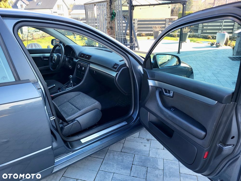 Audi A4 Limousine - 13