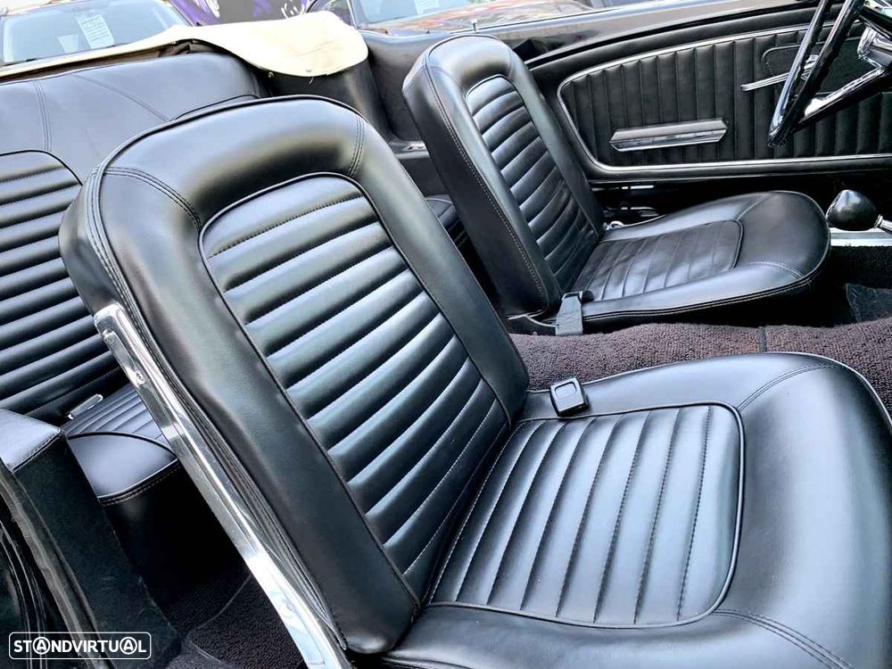 Ford Mustang - 26