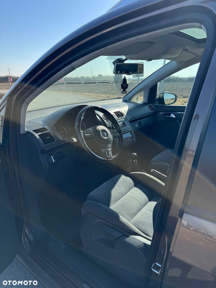 Volkswagen Touran 1.6 TDI DPF BlueMot Comfortline - 11