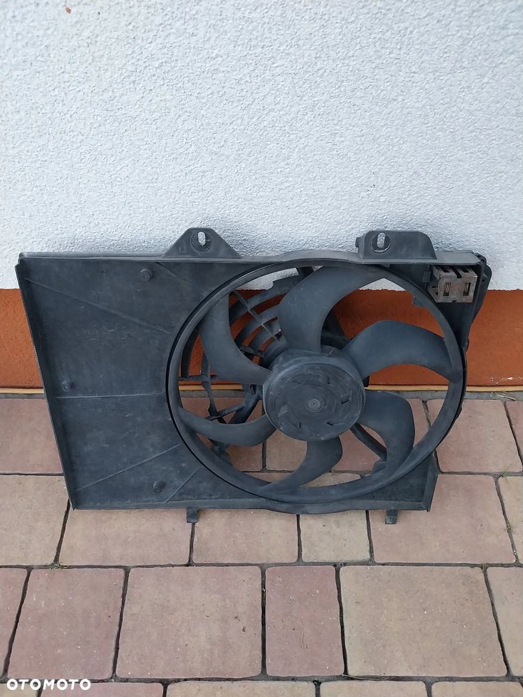 Wentylator chłodnicy Citroen C3 Picasso 1.6 E-HDI 2011 r. - 2