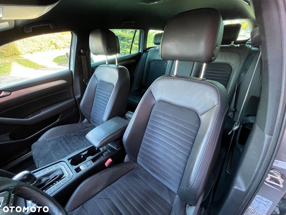 Volkswagen Passat - 32