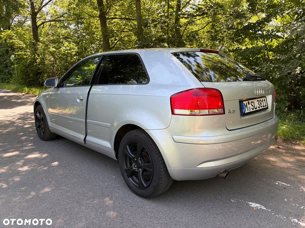 Audi A3 3-drzwiowe 1.6 Attraction - 6