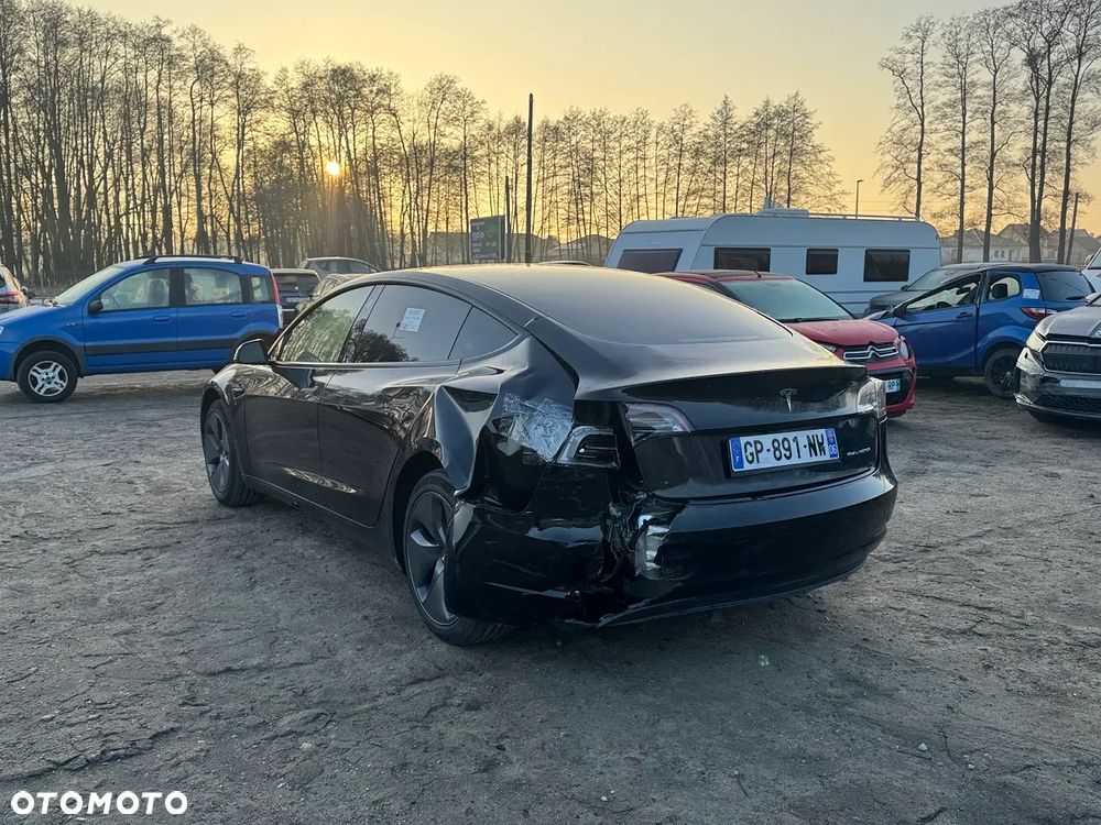 Tesla Model 3 - 7
