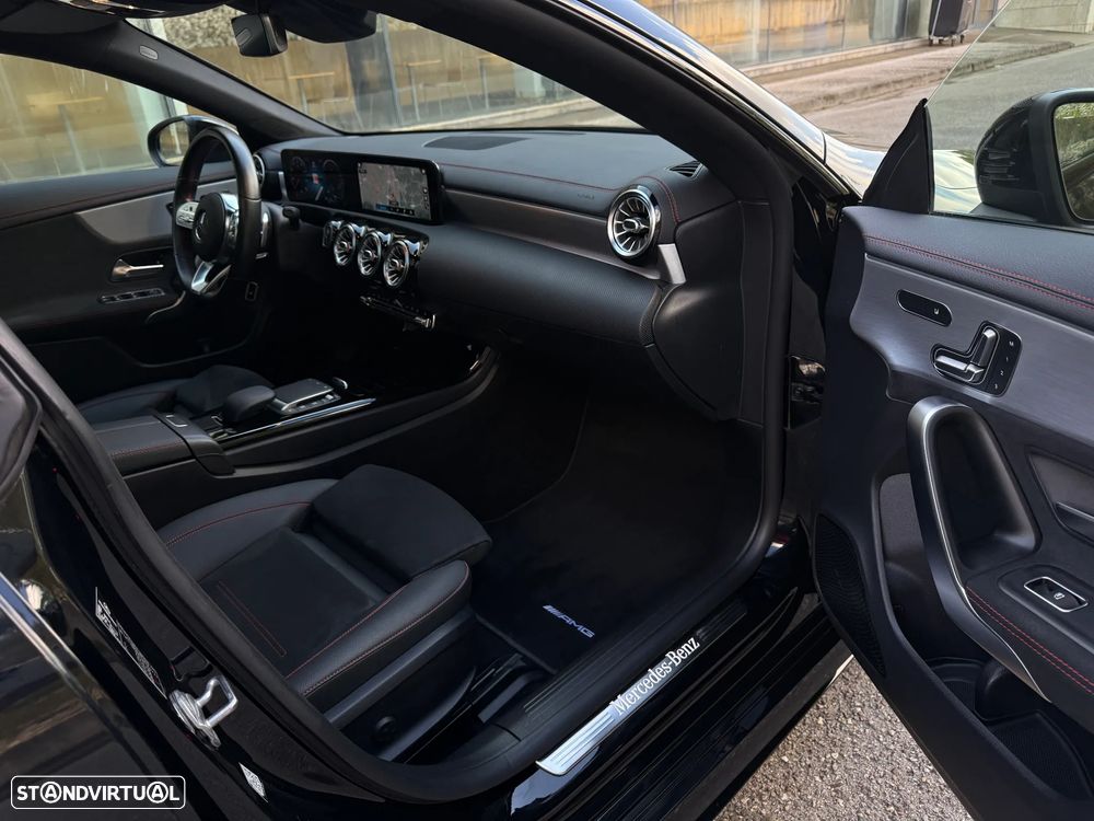 Mercedes-Benz CLA 250 e Shooting Brake AMG Line - 23