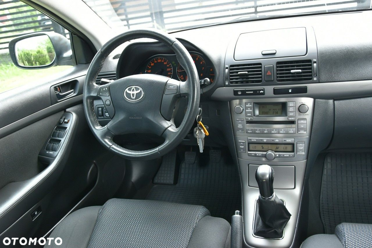 Toyota Avensis 2.0 VVT-i Sol - 9
