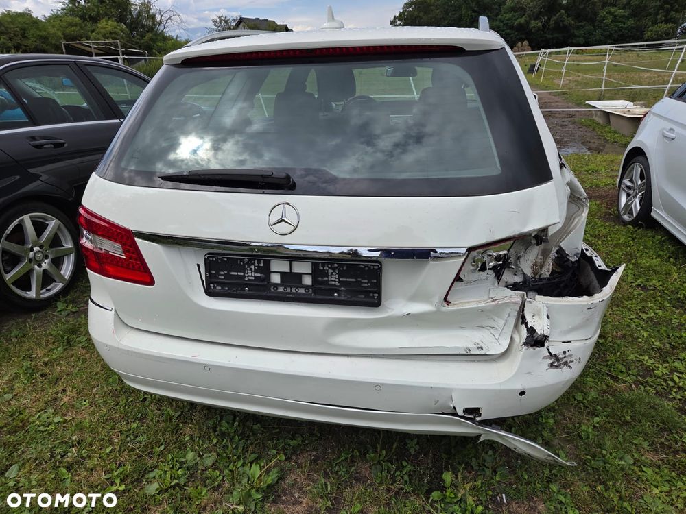 Mercedes-Benz Klasa E 250 CDI DPF 4Matic BlueEFFICIENCY 7G-TRONIC Avantgarde - 17