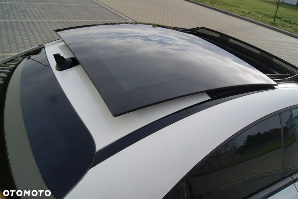 Mercedes-Benz CLA - 12