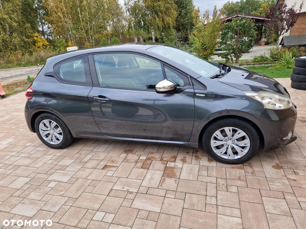Peugeot 208 PureTech 82 Urban Move - 1