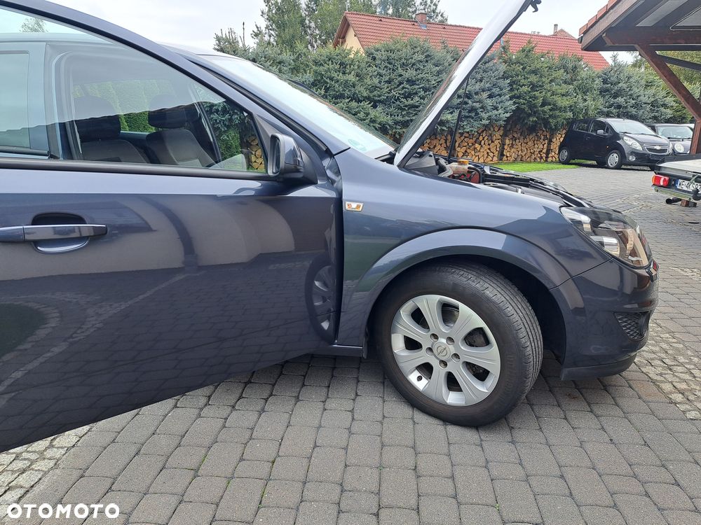 Opel Astra 1.6 Design Edition - 39