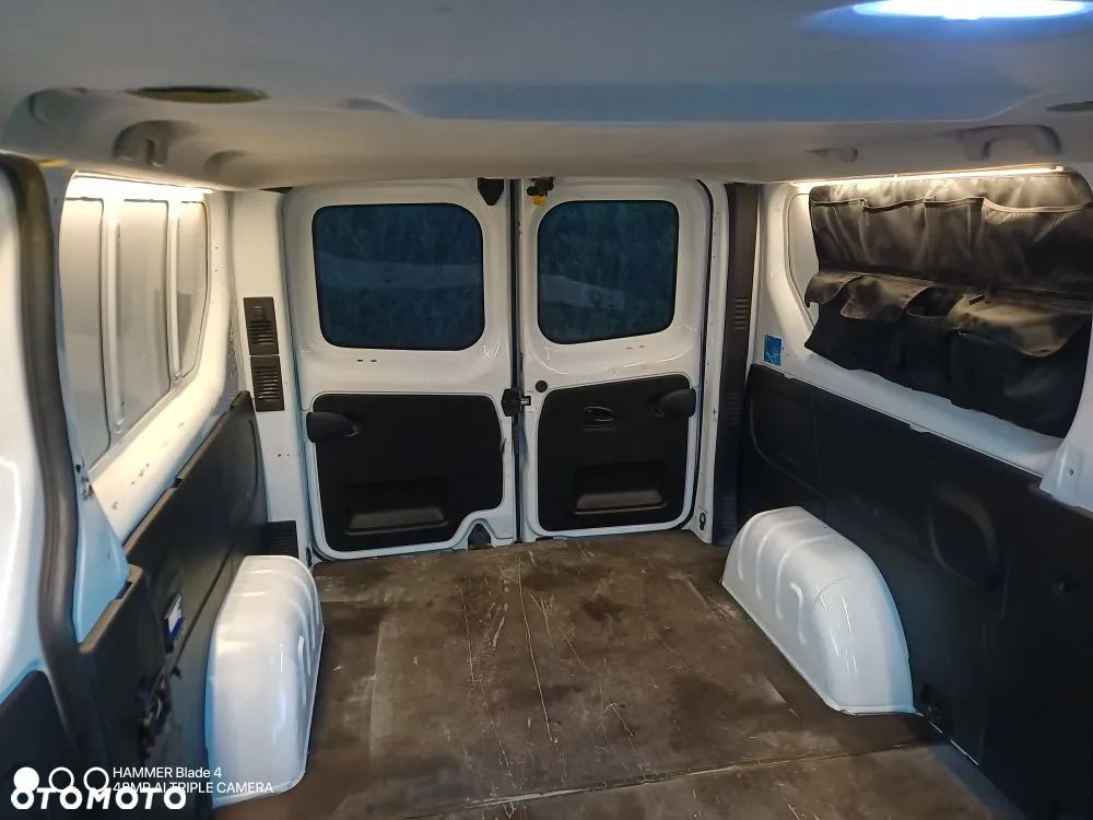 Opel Vivaro - 11