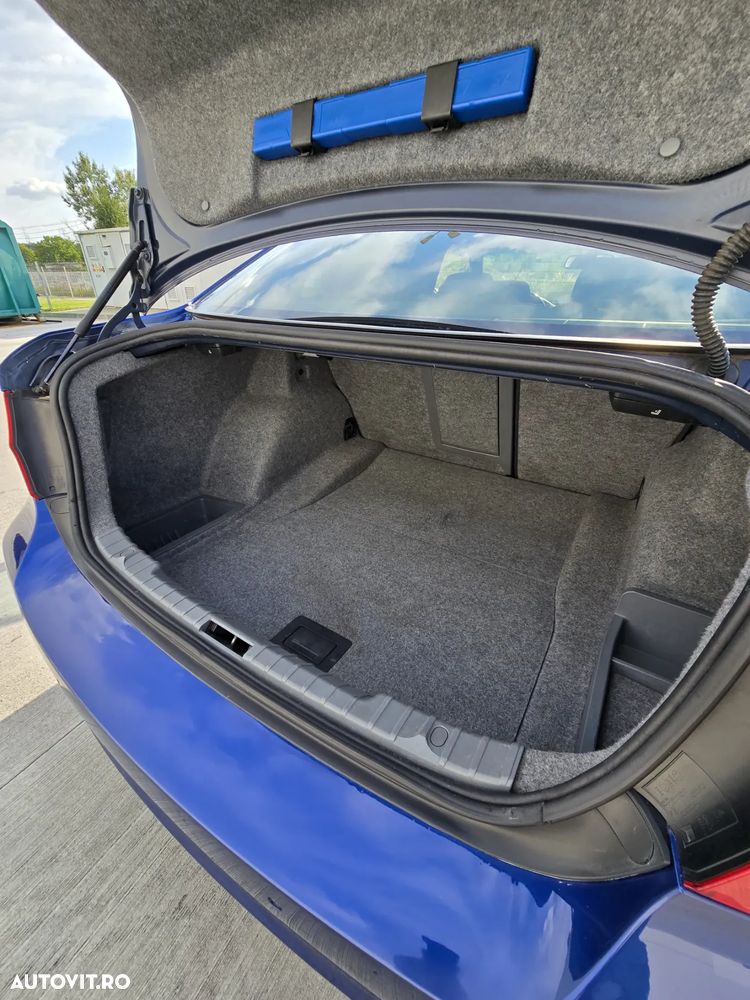 BMW Seria 3 - 16